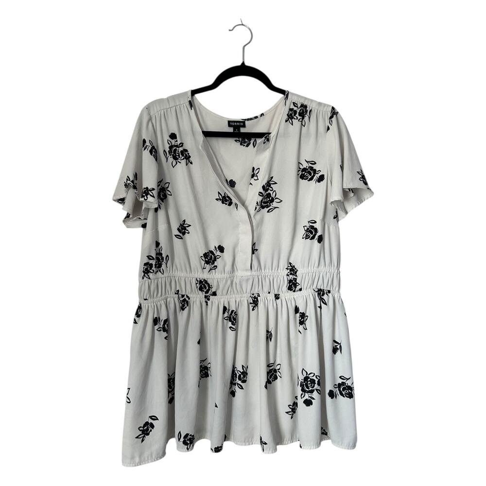 Torrid Top Size 1X White Black Floral Babydoll Flutter Sleeve Georgette‎ Blouse